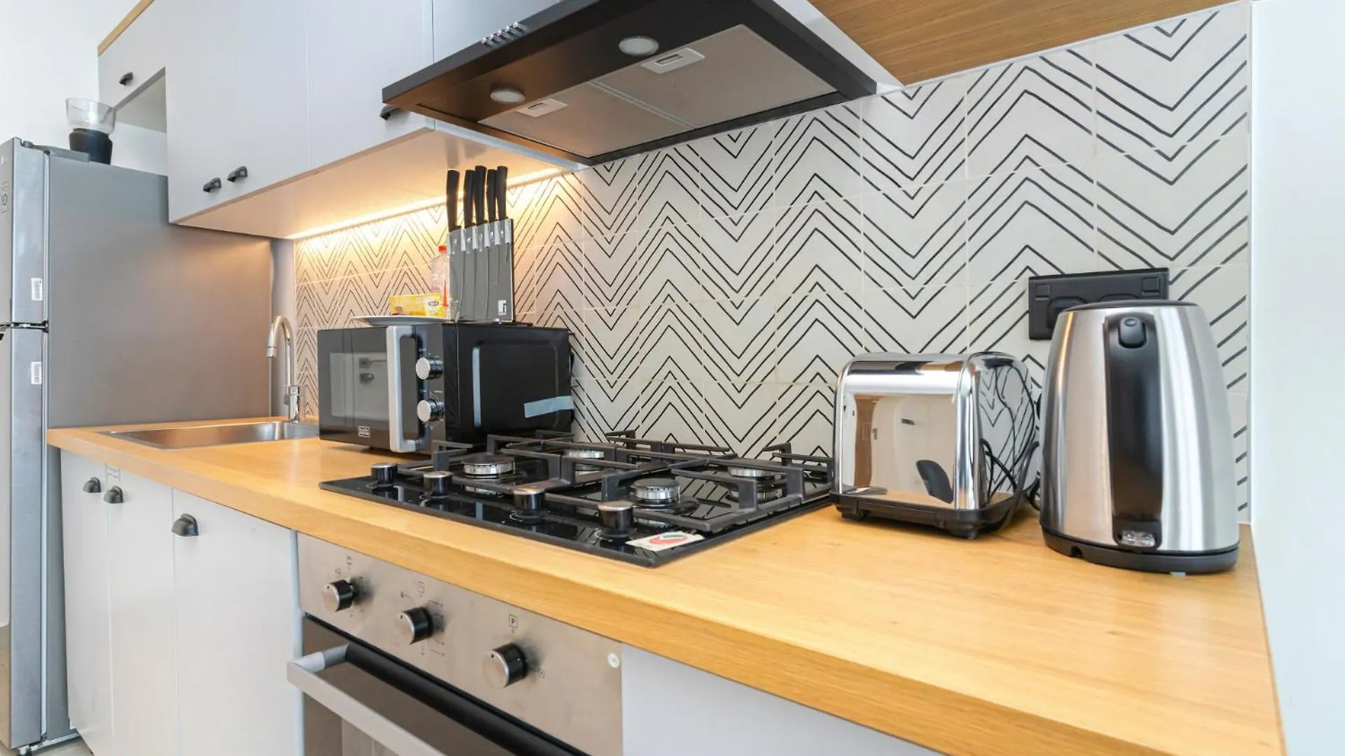 Chic Apt I Great Amenities I Modern Living 두바이