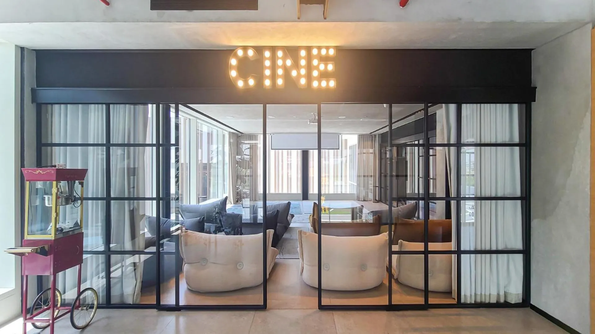Chic Apt I Great Amenities I Modern Living 두바이 0*,